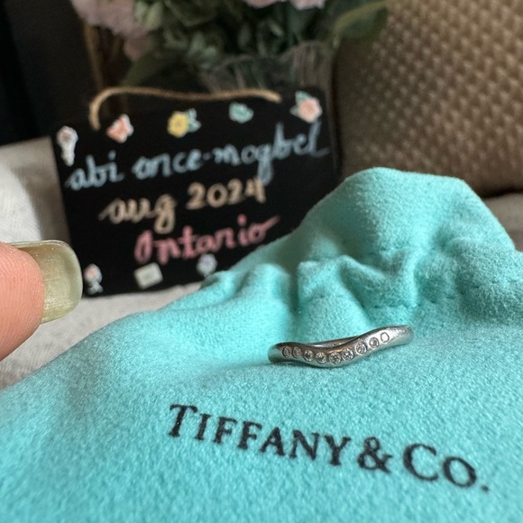 Tiffany&Co platinum curved wedding band *PRICE is FIRM* - Picture 4 of 16